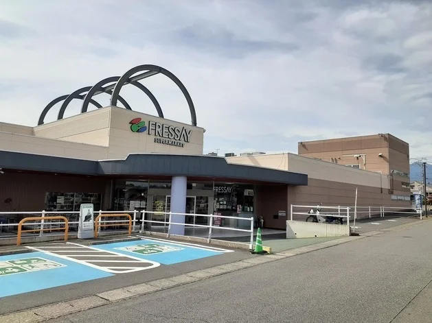 フレッセイ大胡店まで800m