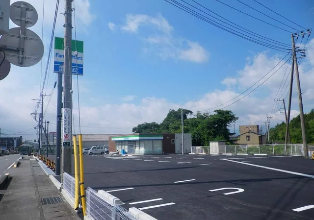 ファミリーマート御殿場二の岡店まで1700m