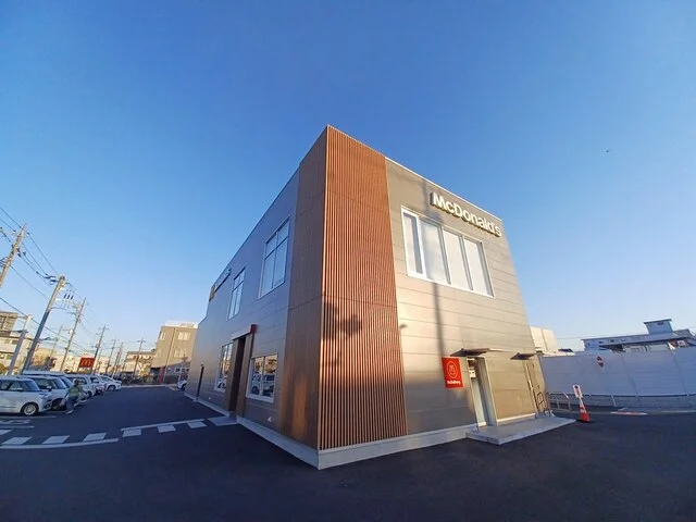 マクドナルドまで659m