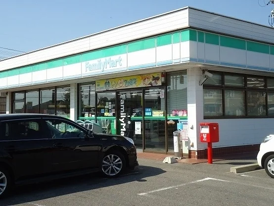 ファミリーマート伊藤町店まで350m