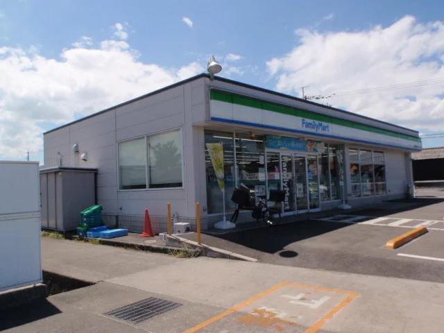 ファミリーマート善通寺原田店まで800m