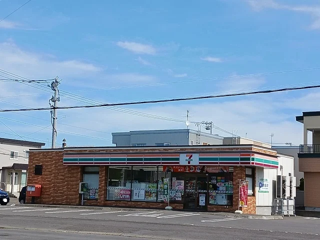 セブンイレブン旭川東光８丁目店まで55m