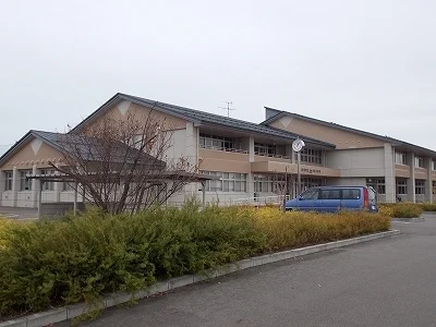 月潟小学校まで900m