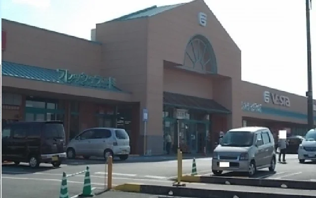 フジグラン十川店さんまで1800m