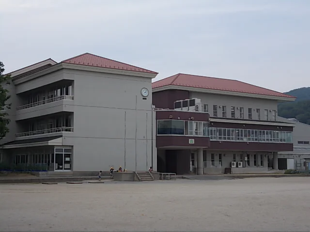 けやき小学校まで1200m