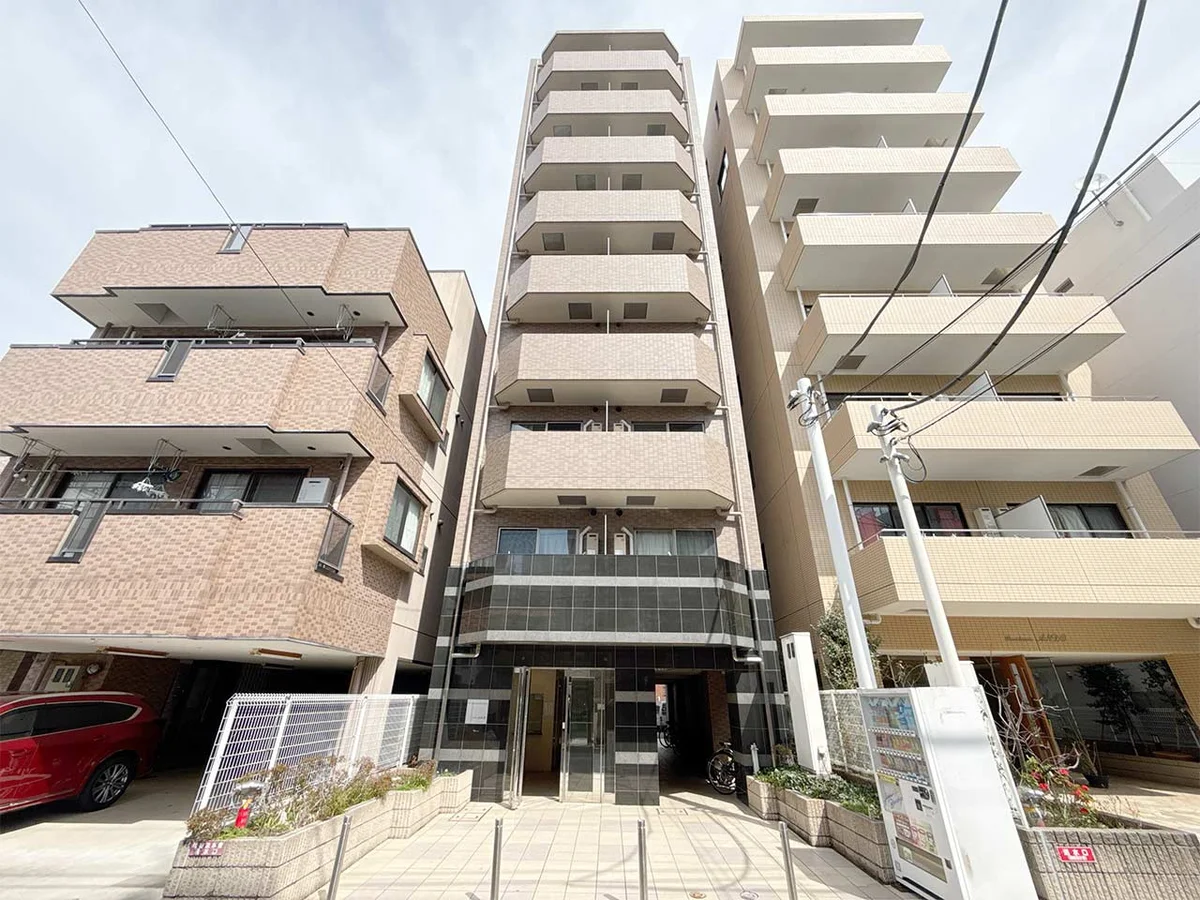 写真はイメージです。ラグなどの室内装飾はございません。