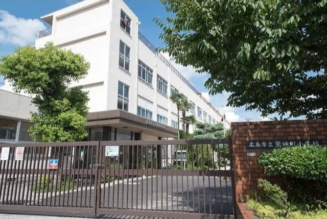 荒神町小学校まで650m