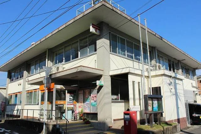 伊万里郵便局まで520m
