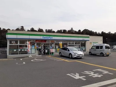 ファミリーマートまで400m