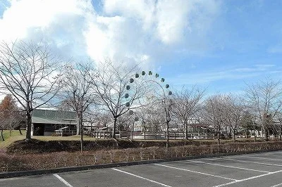 八戸公園こどもの国まで2100m