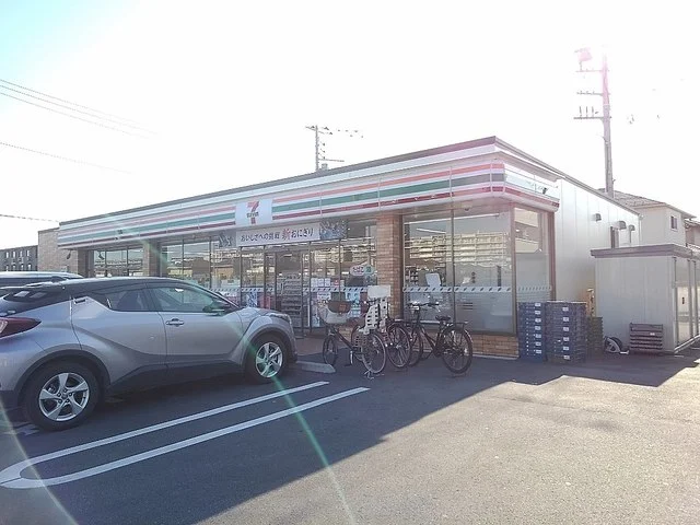 セブンイレブンレイクタウン９丁まで650m