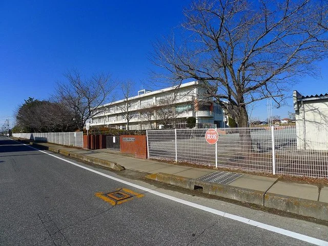 邑楽町立中野東小学校まで450m