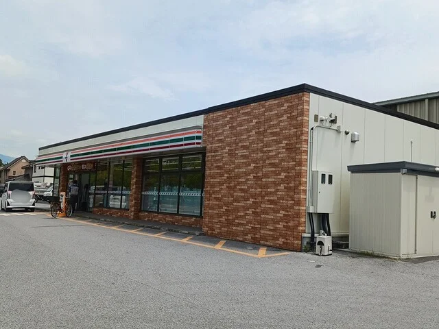 セブンイレブン長浜球場前店様まで200m
