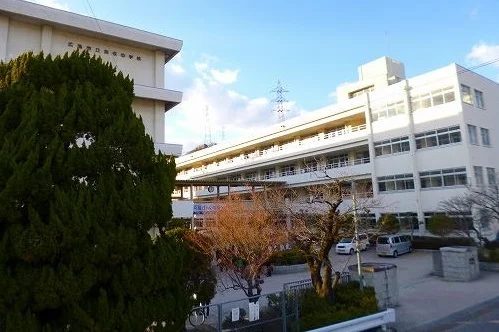 広島市立安佐中学校まで1500m