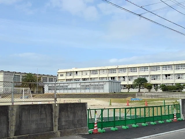 福津市立福間中学校まで1400m