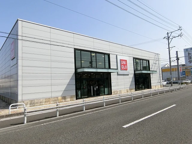 ユニクロ 大垣店まで650m