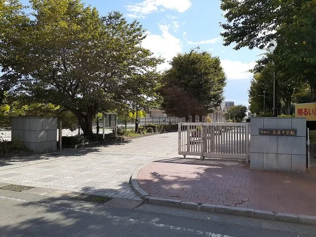 長嶺中学校まで450m