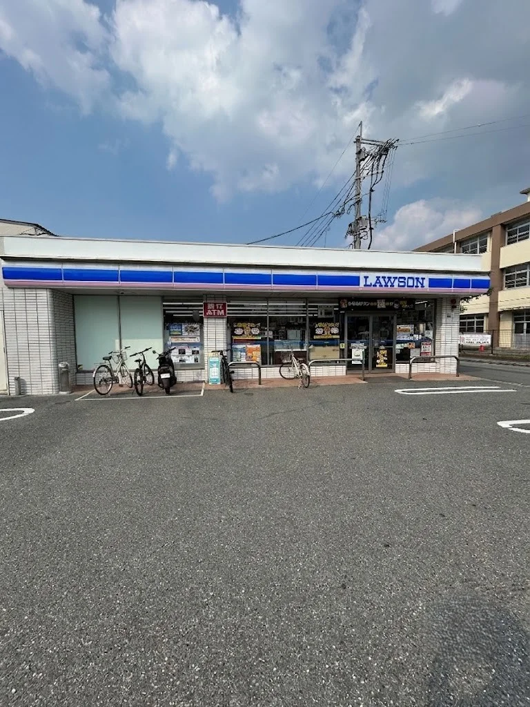 コンビニ　徒歩4分