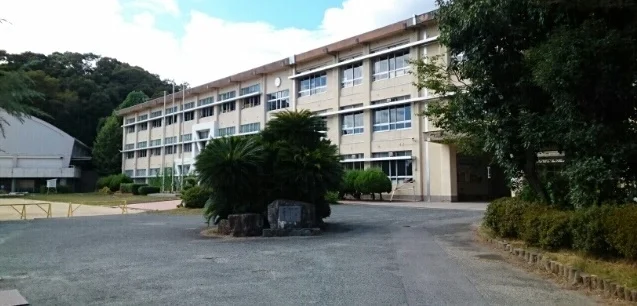 国府小学校まで1440m
