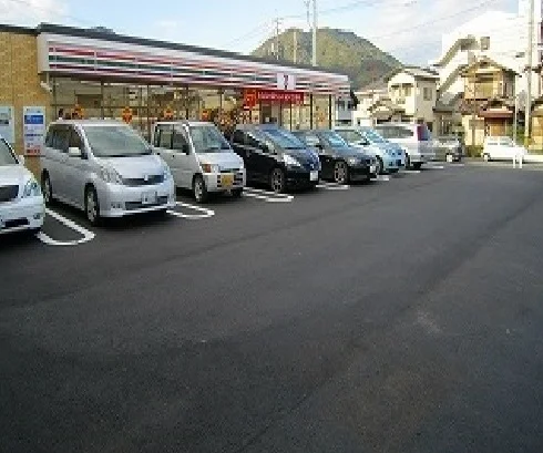 セブンイレブンまで750m