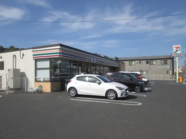 セブンイレブンまで1300m
