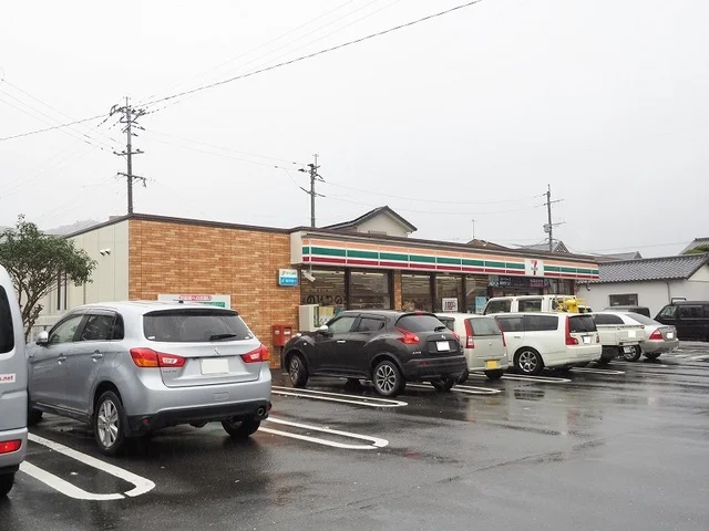 セブンイレブン苅田富久店まで200m