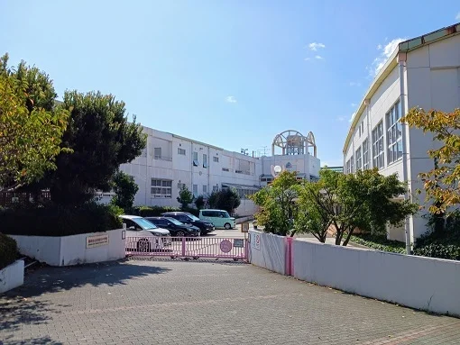 東源台小学校まで400m