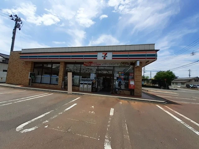 セブンイレブン新発田御幸町店まで588m