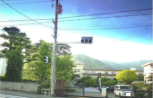 下吉田中学校まで1300m