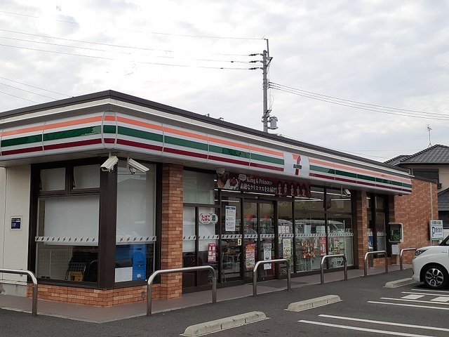 セブンイレブン良町２丁目店まで650m