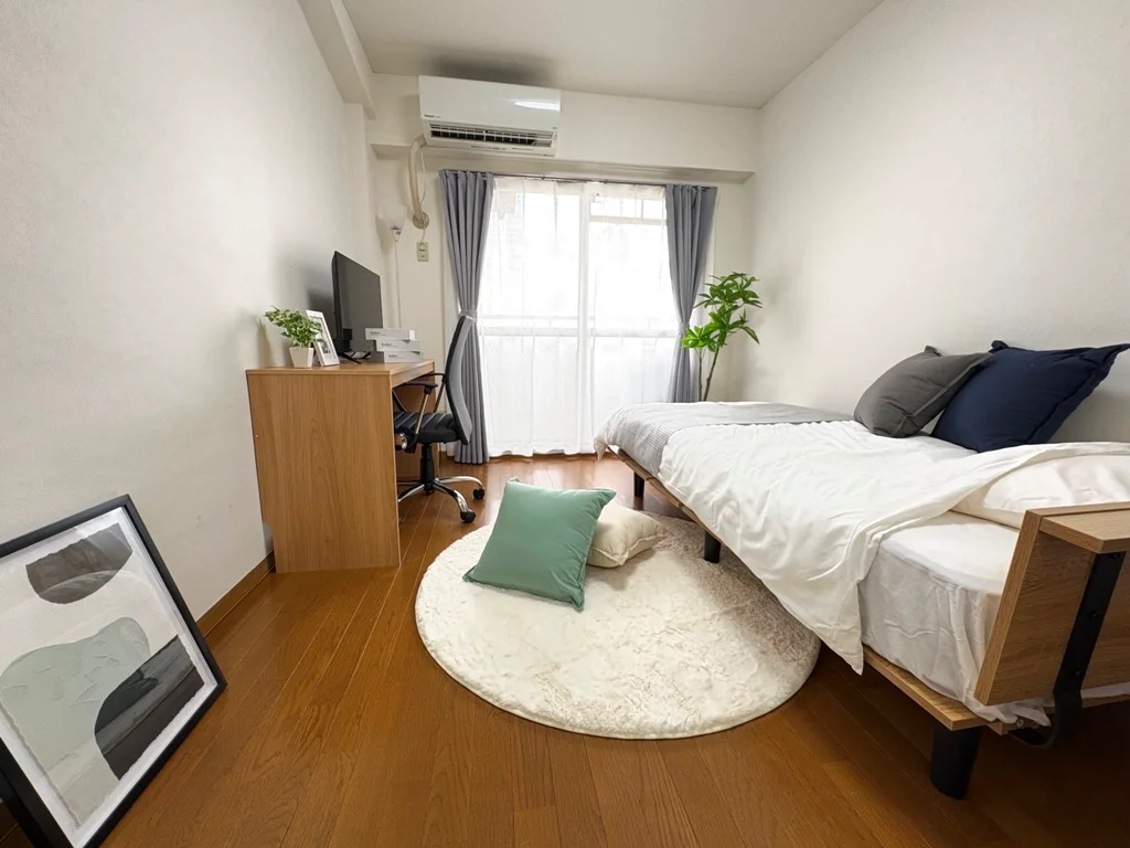 ※ラグ・小物等のインテリアは設置例です。実際のお部屋には備え付けられておりません。