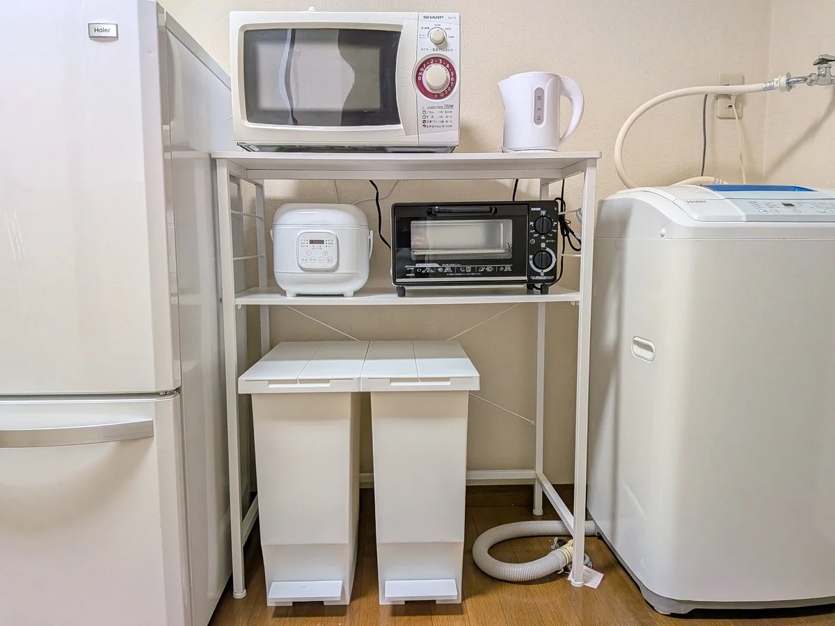 冷蔵庫・洗濯機・電子レンジ・電気ケトル・炊飯器・トースターなど、毎日の暮らしに必要な家電を備え付け。パン派も、ごはん派も快適にお過ごしいただけます。