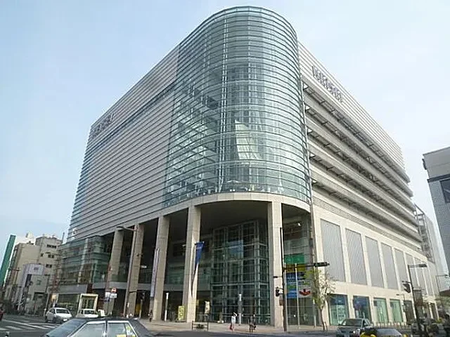 京成百貨店まで徒歩7分。デパ地下グルメで、いつもの食卓をちょっと贅沢に。