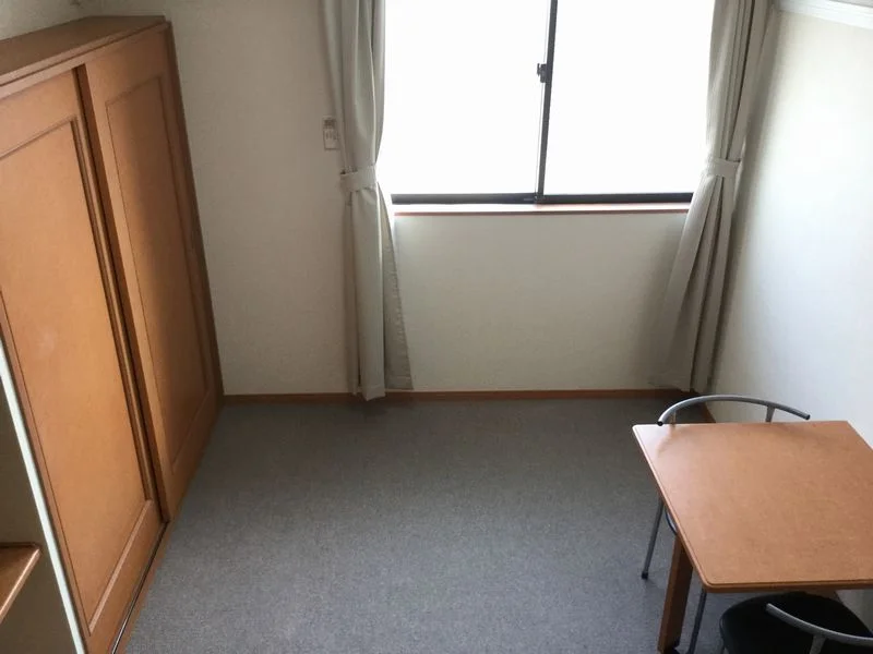 窓側