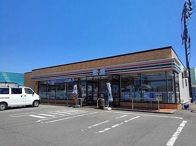 セブンイレブン 四ツ小屋店まで382m