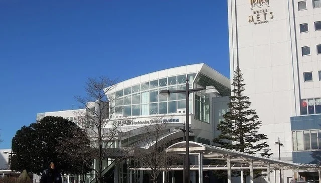 八戸駅まで2200m