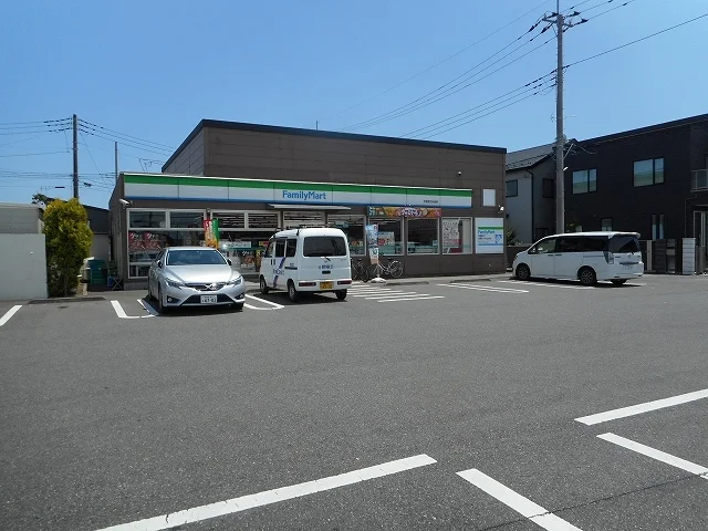 ファミリーマート宇都宮竹林西店まで300m