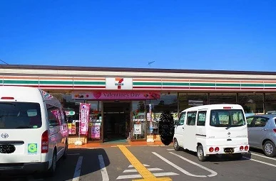 セブンイレブン川越豊田本店まで500m