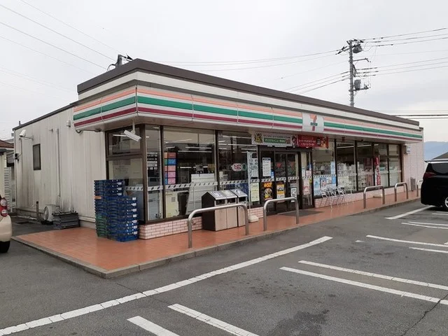 セブンイレブン甲斐双葉龍地店まで500m