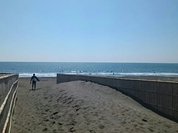 茅ヶ崎海岸まで590m
