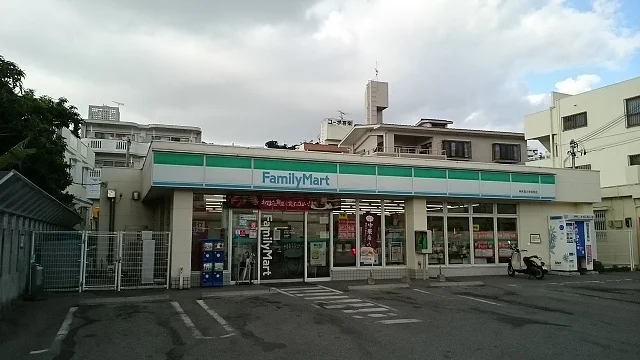 ファミリーマート仲井真小学校前まで650m