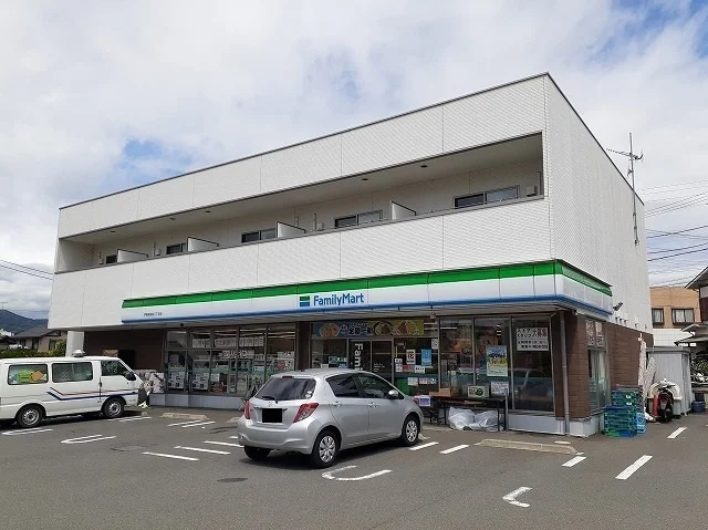 ファミリーマート高森店まで450m