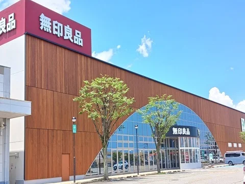 無印良品　富山Ｆａｖｏｒｅ店まで1600m