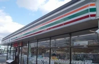 セブンイレブン姫路上余部店まで1100m