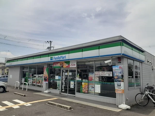 ファミリーマート様まで591m