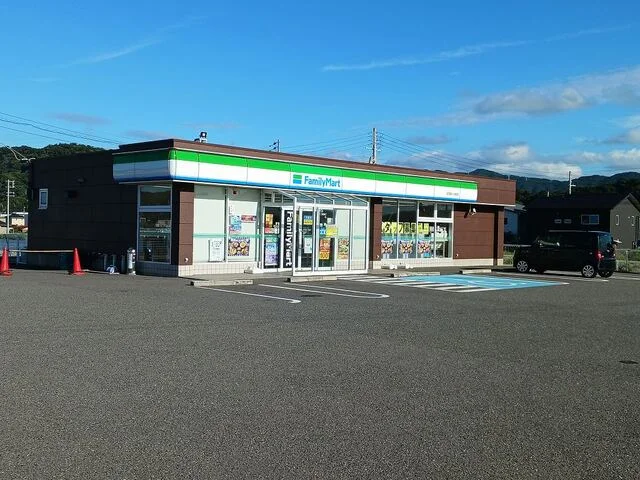 ファミリーマート浜の宮ビーチ様まで800m