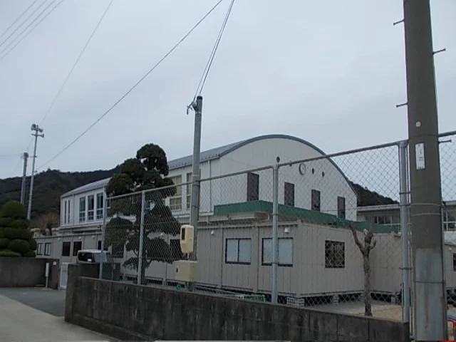 『内原小学校』様まで1550m