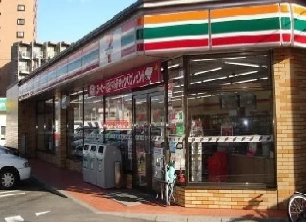 セブンイレブンまで240m