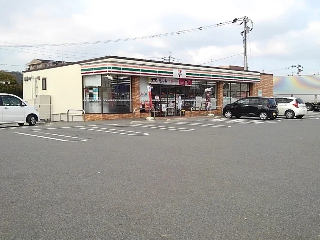 セブンイレブンまで290m