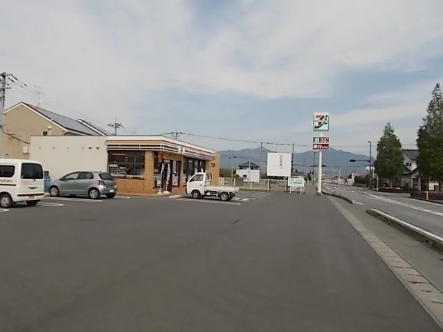 セブンイレブンまで170m